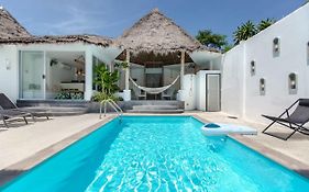 Eden Beach Villas